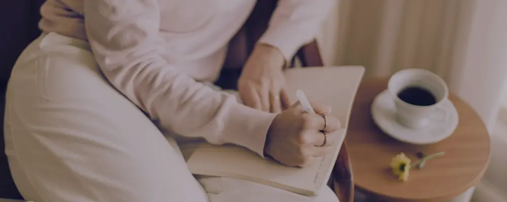 Le journaling du matin pour clarifier ton esprit et nourrir la pensée positive