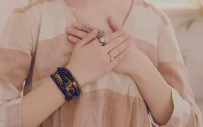 Explorer les affirmations et les postures corporelles pour soutenir la confiance en soi