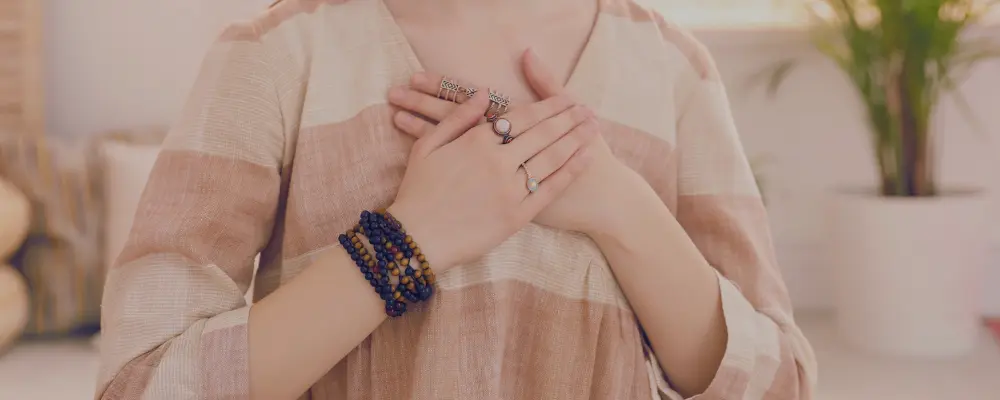 Explorer les affirmations et les postures corporelles pour soutenir la confiance en soi